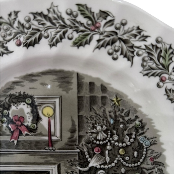 Johnson Bros Merry Christmas Dinner Plate Scalloped 10.5 wide Ironstone England - Picture 4 of 6